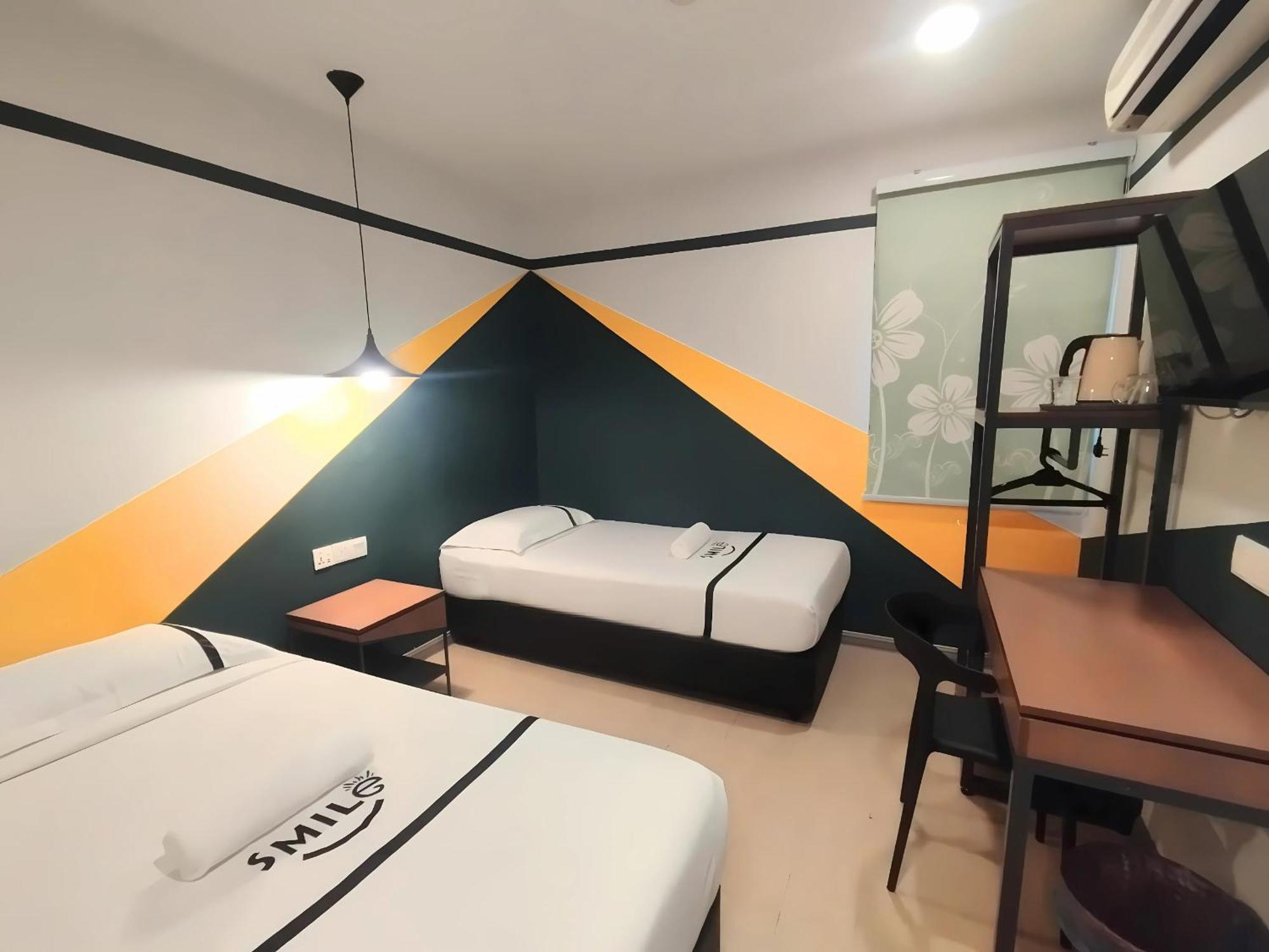 Smile Hotel C180 Cheras Selatan Exterior photo